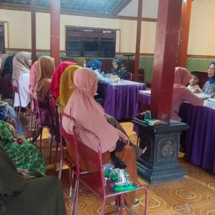 Pertemuan Rutin PKK dan Kader Desa Karanganom