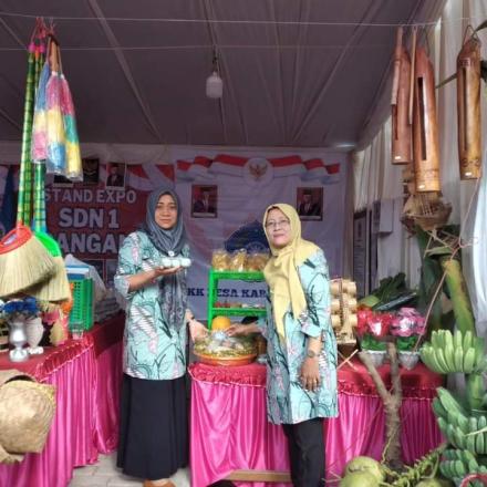 Pkk Desa Karanganom ikuti kegiatan Pameran UMKM