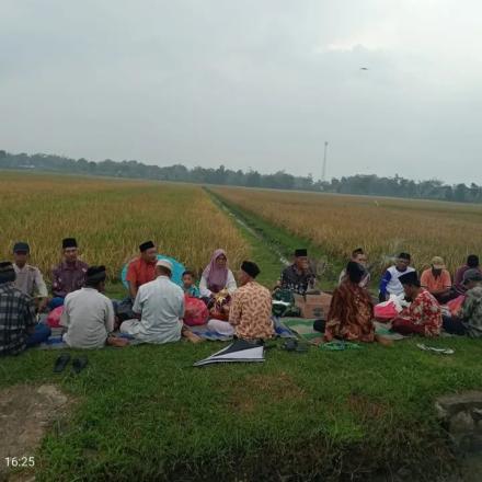 Pelaksanaan Labuh Jelang Panen di Desa Karanganom