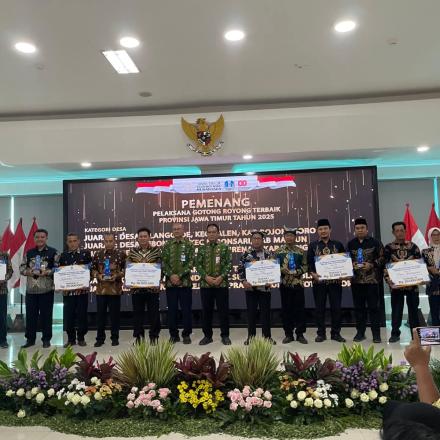 Desa Karanganom Terima Penghargaan Juara 3 